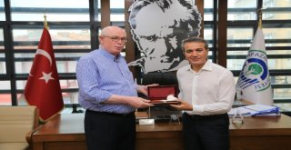 Saint-Josse Belediye Başkanı Emin Kırdan Başkan Kurta Ziyaret