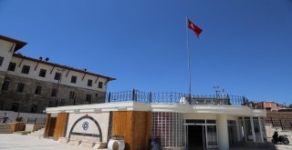 Emekliler İçin Kültür Ve Çay Evi