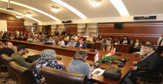 Öğrenciler Rektör Polattan Formasyon Sözünü Aldı