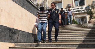 İstanbulda Kırmızı Eldiven İle Silahlı Market Soygunu Kamerada