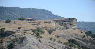 Mağaralardan Binalara Uzanan Yerleşim Yeri: Tabae