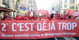 Fransızlar Küresel Isınmaya Dur Demek İçin Sokağa Döküldü