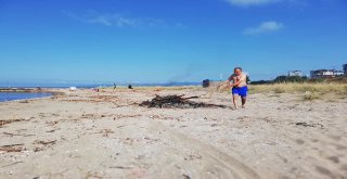 Vatandaşlar Sahilleri Temizledi