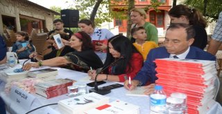 Şairlere Yoğun İlgi