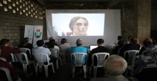 Filmi Çay Alım Yerinde İzlediler