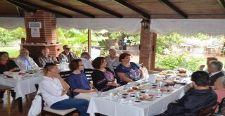 Marmariste Huzurevi Sakinleri Kahvaltıda Buluştu