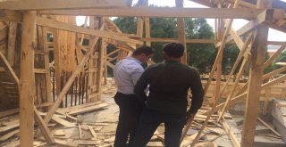 Kaymakam Dündar Yapımı Devam Eden Camide İncelemelerde Bulundu