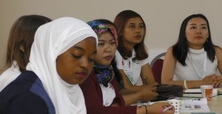 Bin Genç Türkçe İçin Türkiyede