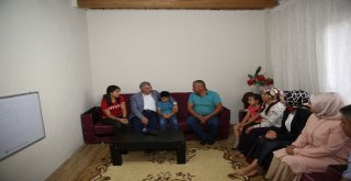 Başkan Çelik, Genç Kaymekte Eğitim Gören Öğrencilerin Ailelerini Ziyaret Etti