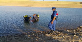 Aksarayda Gölete Giren Genç Boğuldu