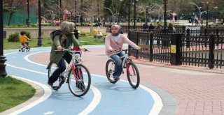 Keçiörenli Bisikleti Çok Sevdi