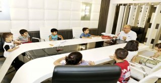 Minik Öğrenciler Kutlu İle Bir Araya Geldi