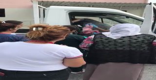 Hastane Önünde Araçta Doğum Yaptı